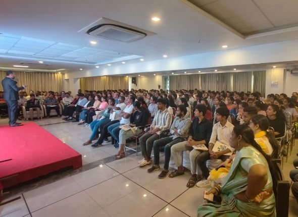 Study Smart's Seminar in Aurangabad: A Resounding Success with 250+ Attendees